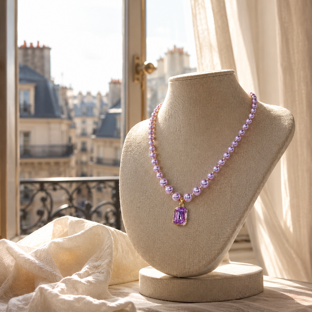 Gleaming Pearl Necklace