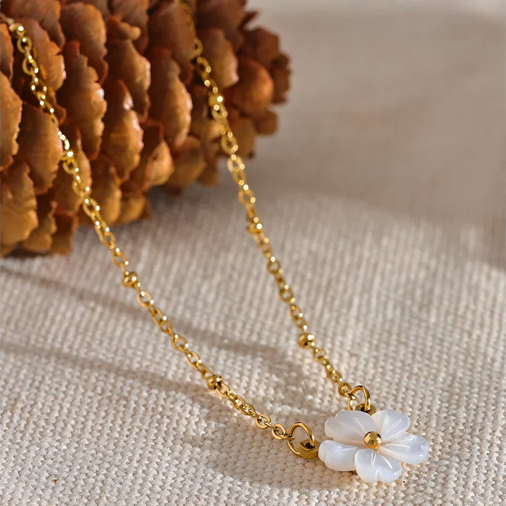18k Dainty White Floral Necklace