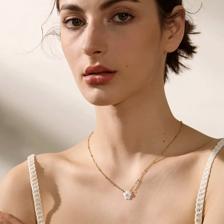 18k Dainty White Floral Necklace