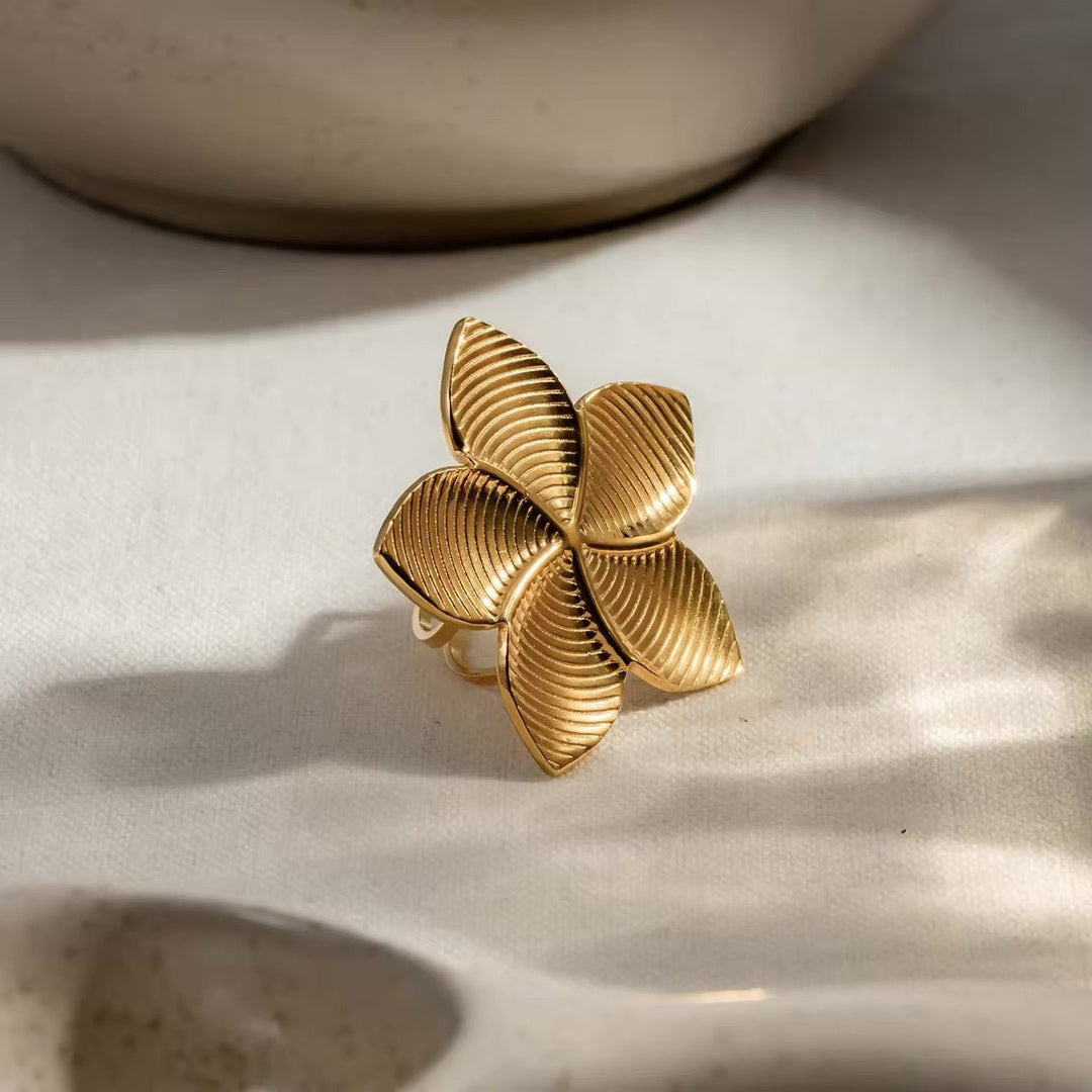 18k Glamorous Gold Floral Stud Earrings & Ring