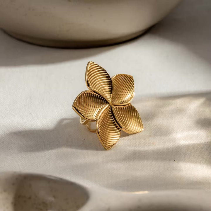 18k Glamorous Gold Floral Stud Earrings & Ring