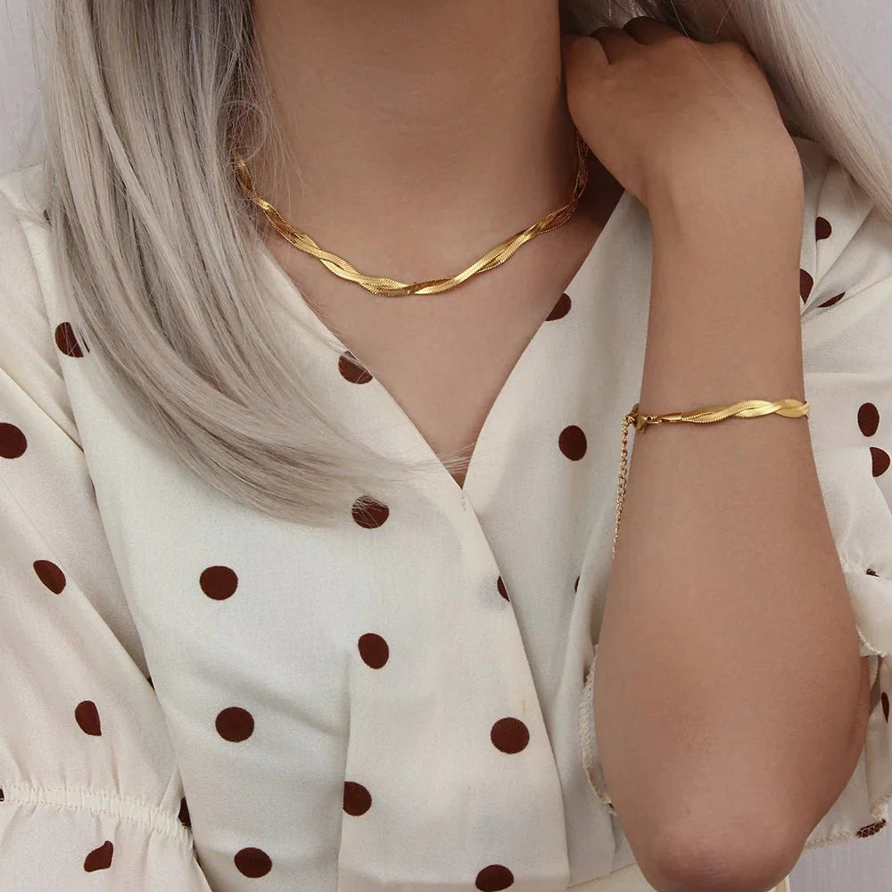 18k Interwoven Herringbone Chain Necklace and Bracelet Set