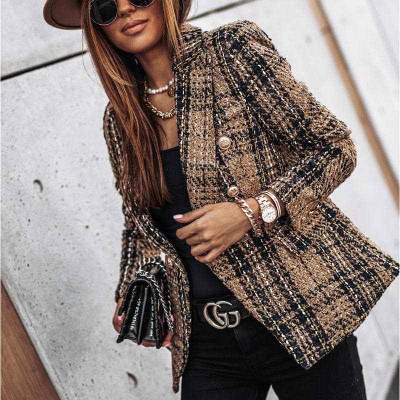 Monica Secrets | Blazer I Ternet Mønster I Skræddersyet Pasform I Dobbelt Rækket Knaplukning