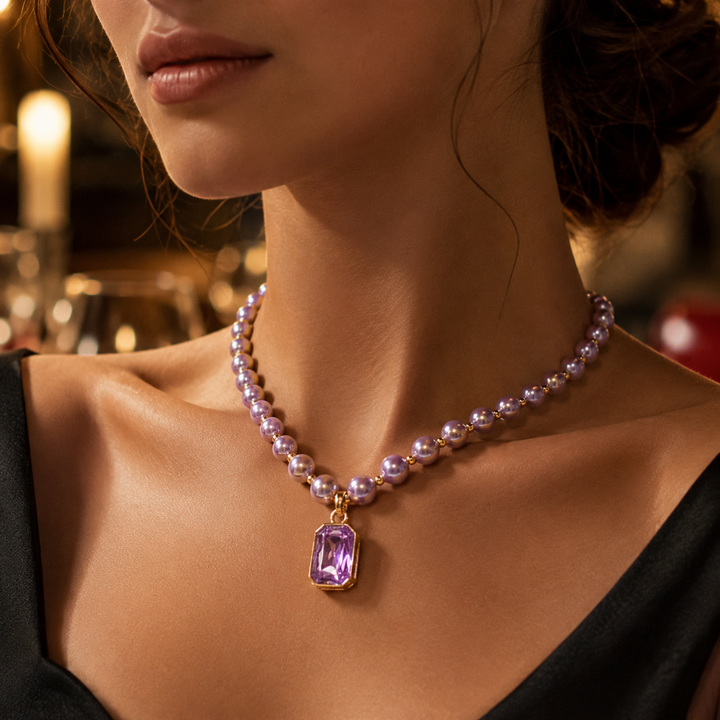 Gleaming Pearl Necklace