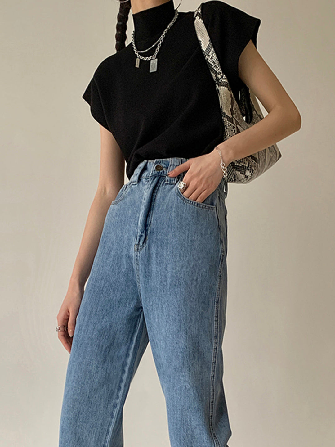 Monica Secrets | Sleeveless High Neck Top - Elegant Loose Fit - Casual Chic Design