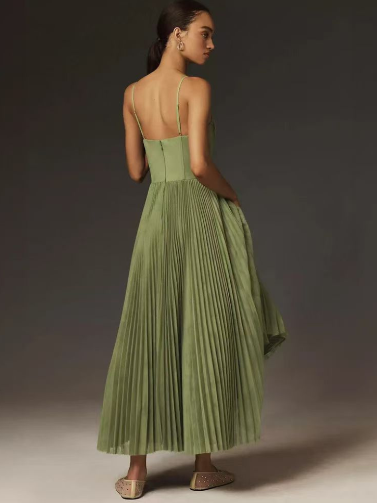 Monica Secrets | Elegant Open-Back Sleeveless Evening Dress