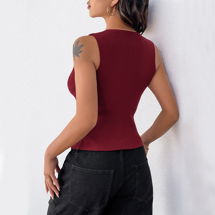 Monica Secrets | Sleeveless Top – Slim Fit – Ribbed Fabric – Cut-Out With Frog Closures