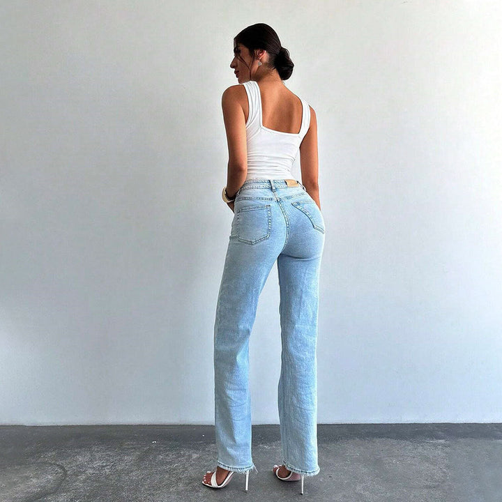 Monica Secrets | Halter Top – Slim Fit – Crisscross Straps – Ruched Detail – Cropped Model