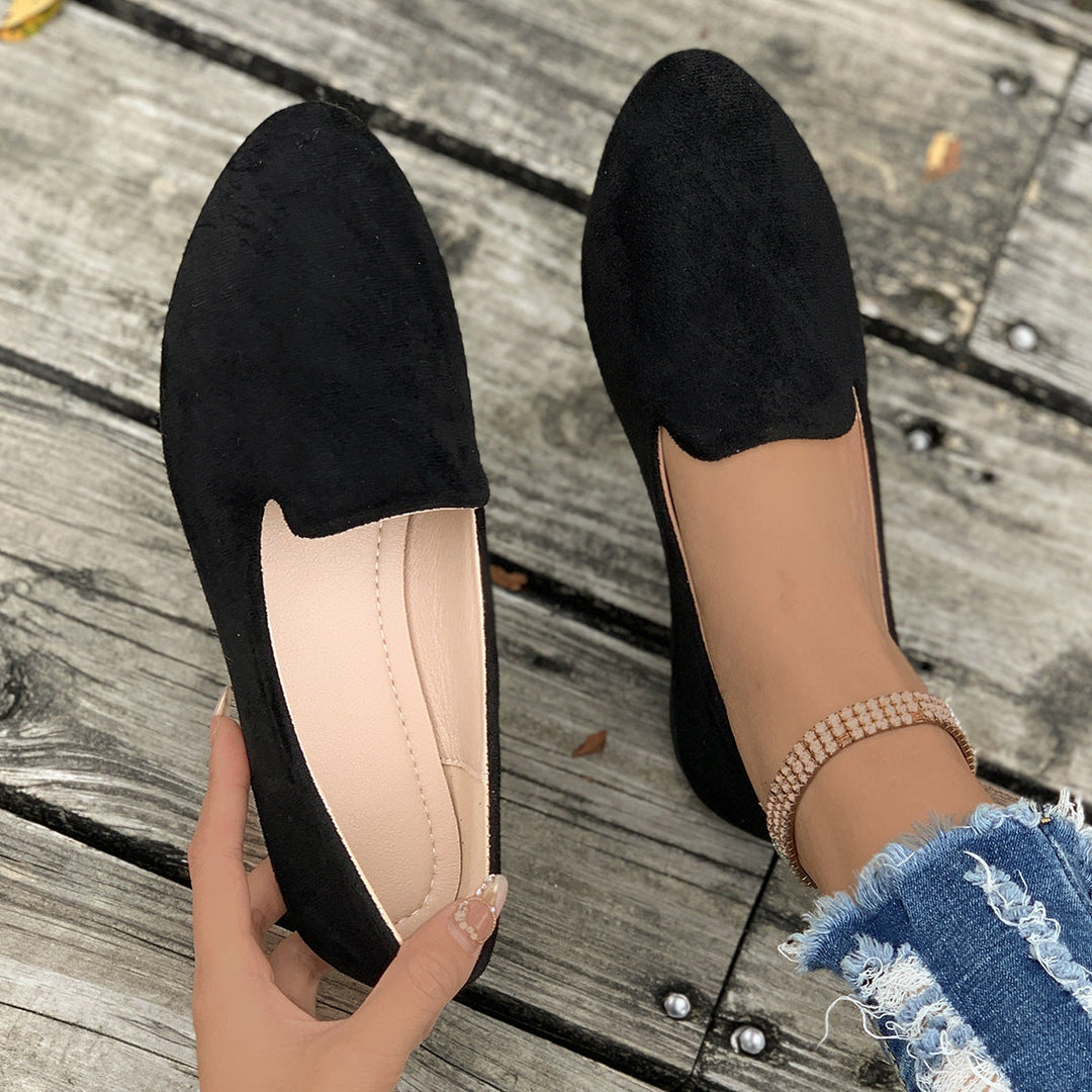 Monica Secrets | Simple Solid Color Pointed Toe Flat Shoes