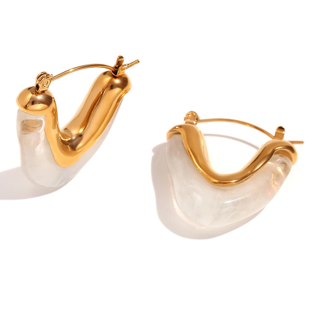 18k Classy V Hoop Earrings
