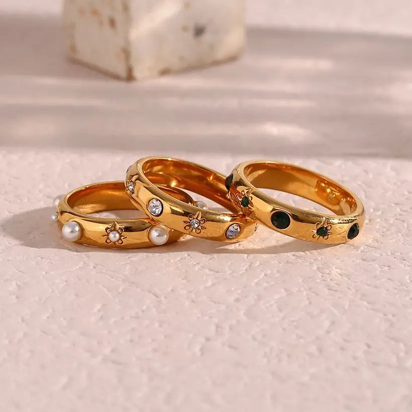 18k Star & Stone Embedded Ring