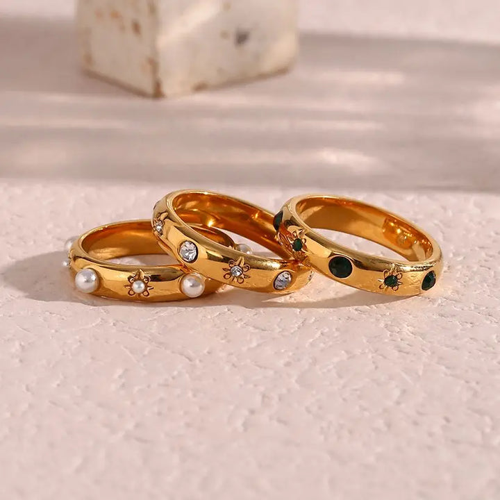 18k Star & Stone Embedded Ring