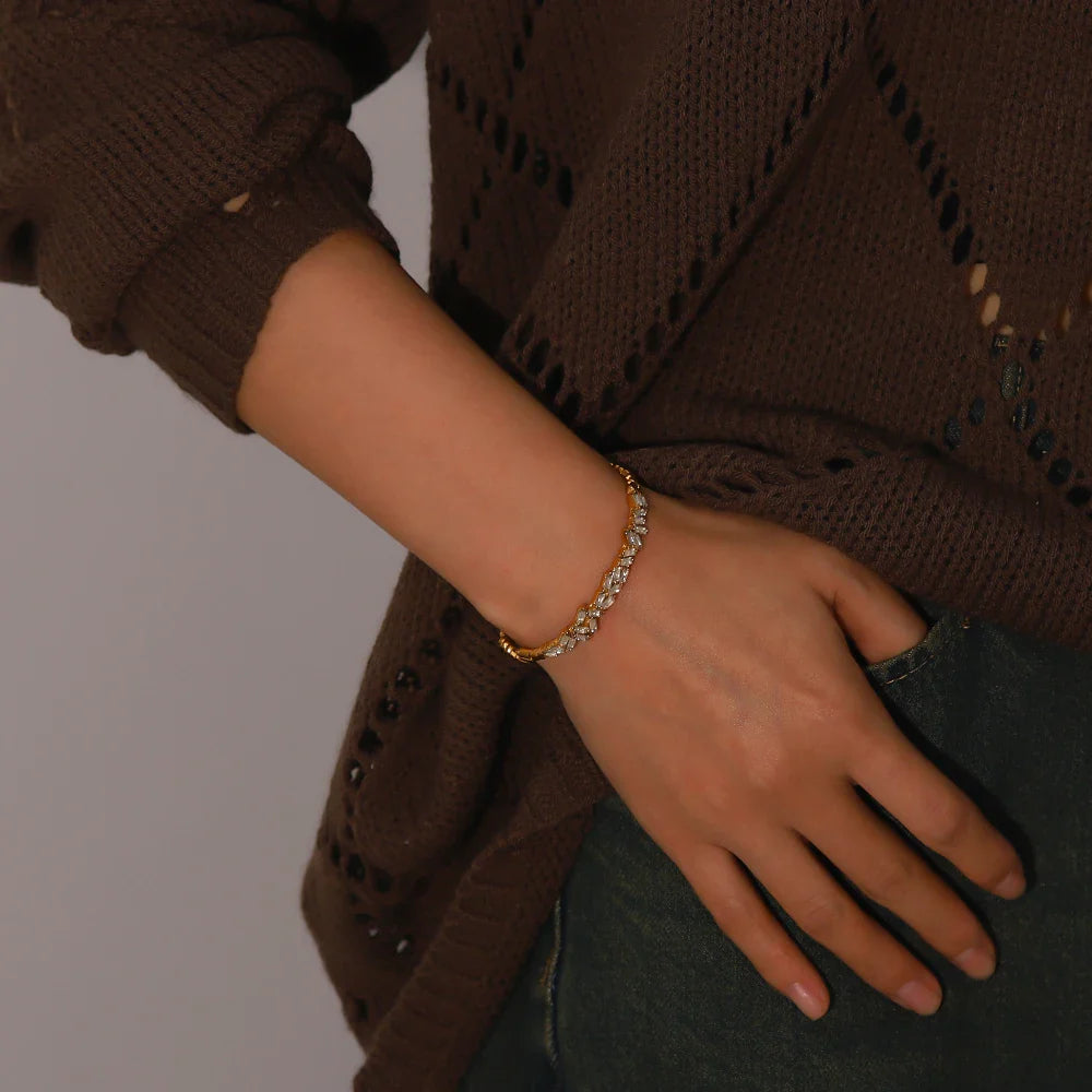 18k Scattered Diamonds Bangle Bracelet