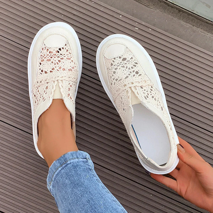 Monica Secrets | Lace Sneakers