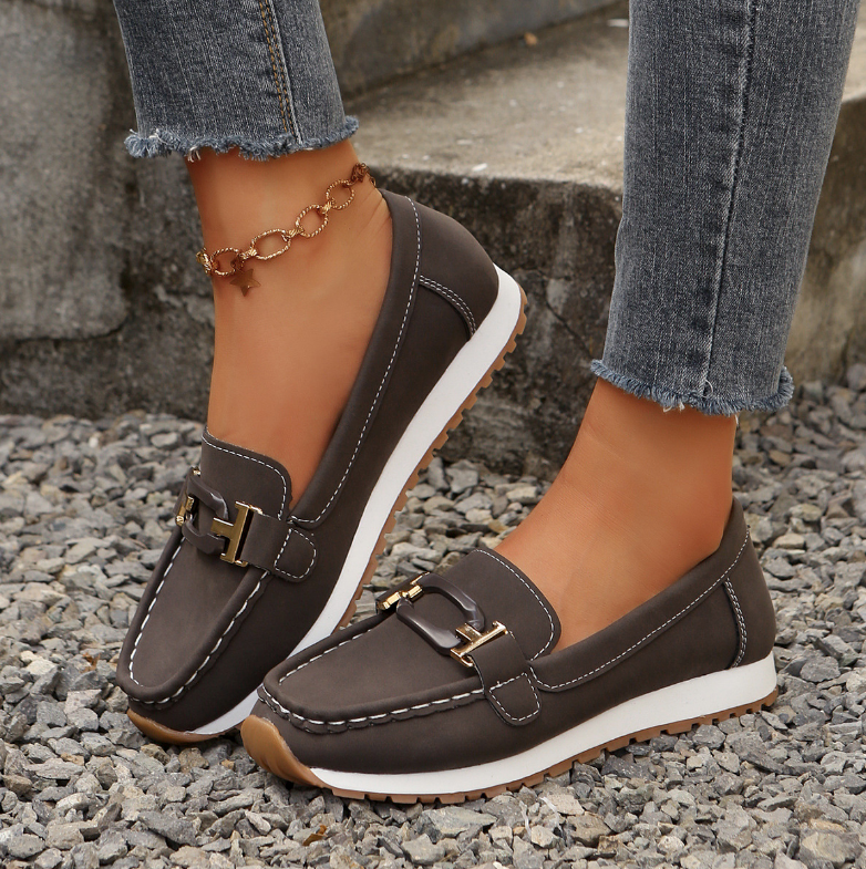 Monica Secrets | Luxury Chain Loafers