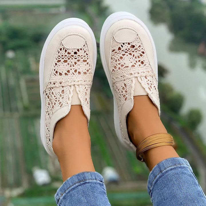 Monica Secrets | Lace Sneakers