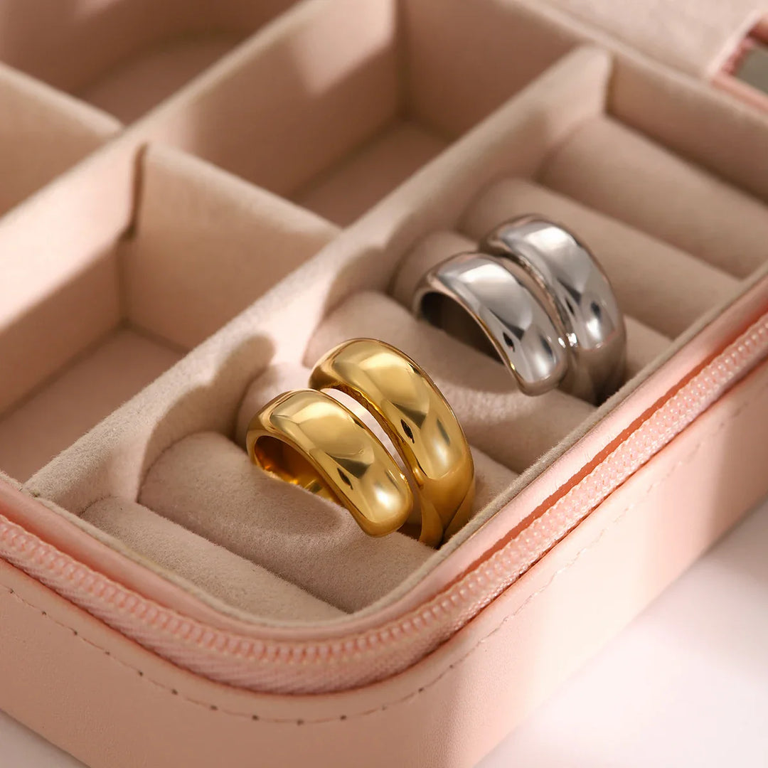 18k Modern Wrap Around Flat Ring