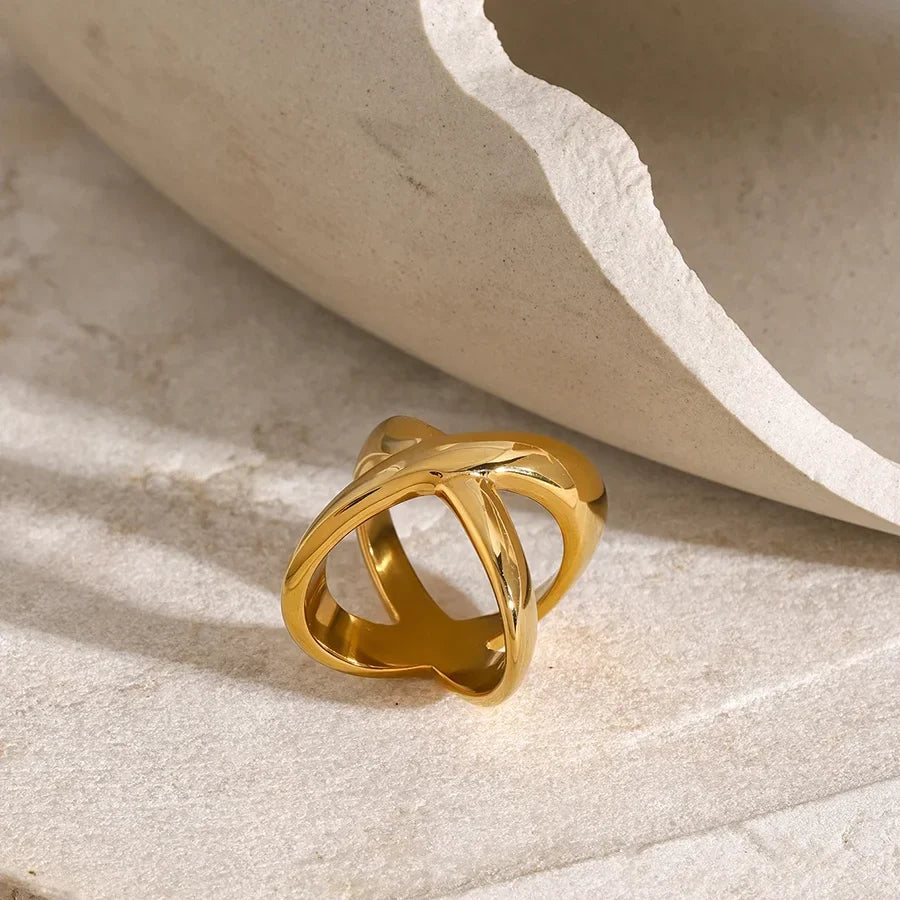18k Classy Crossed Intersect Ring