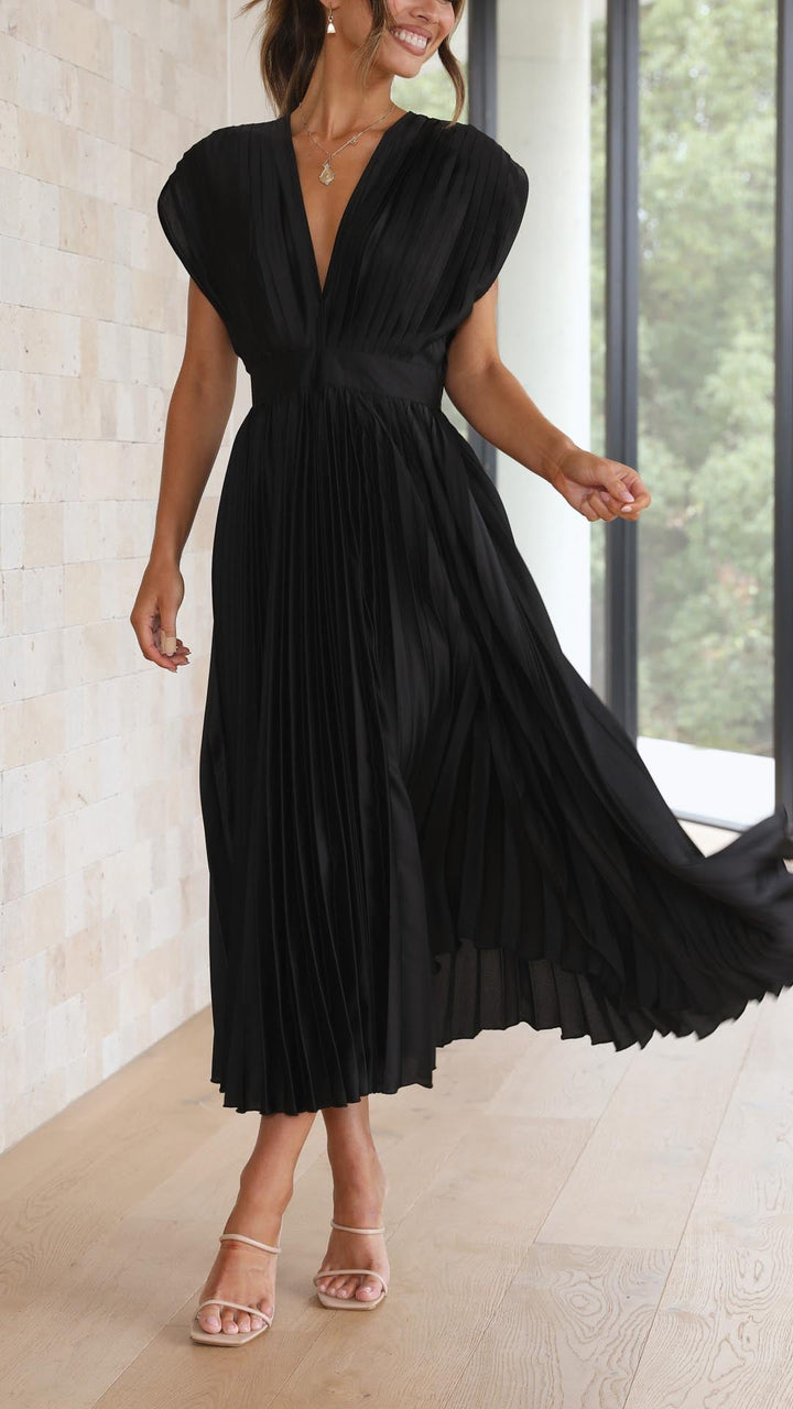 Monica Secrets | Pleated Maxi Dress
