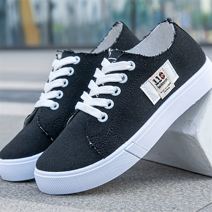 Monica Secrets | Timeless Low-Top Sneakers