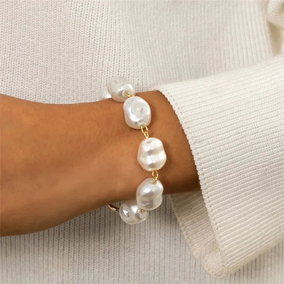 Classy Asymmetric Pearl Bracelet