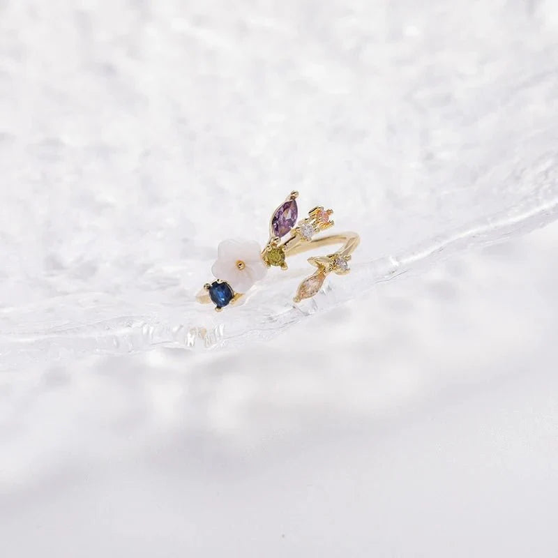 Dainty Floral Diamond Leaf Ring