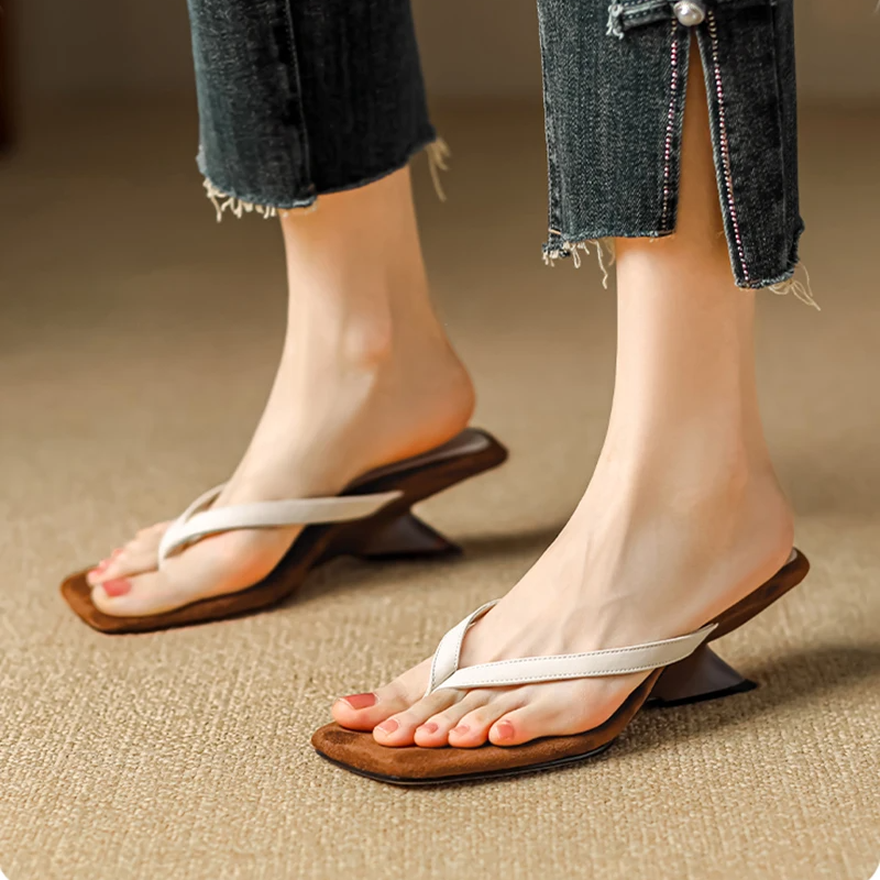 Monica Secrets | Square-Toe Heel