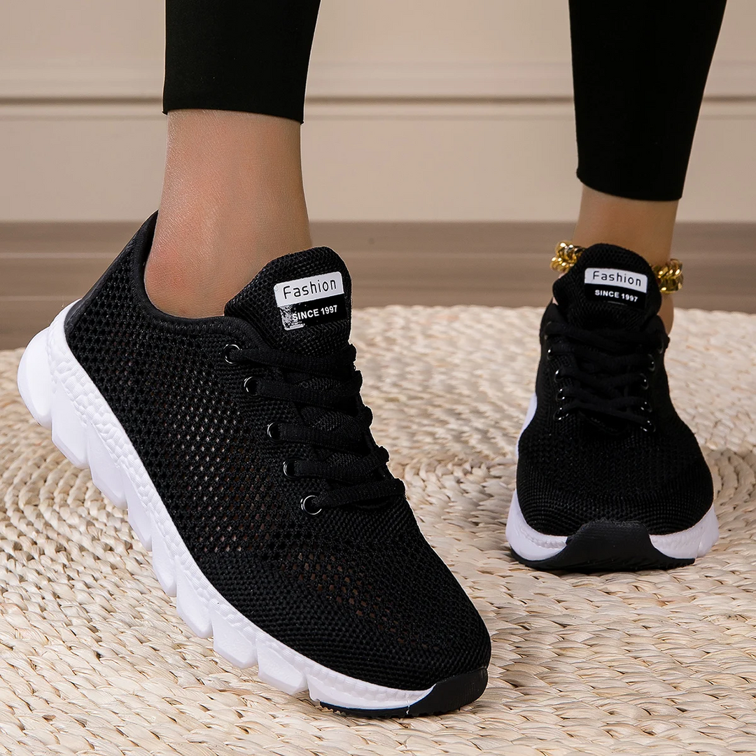 Monica Secrets | Mesh Sneaker