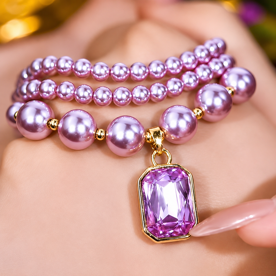 Gleaming Pearl Necklace